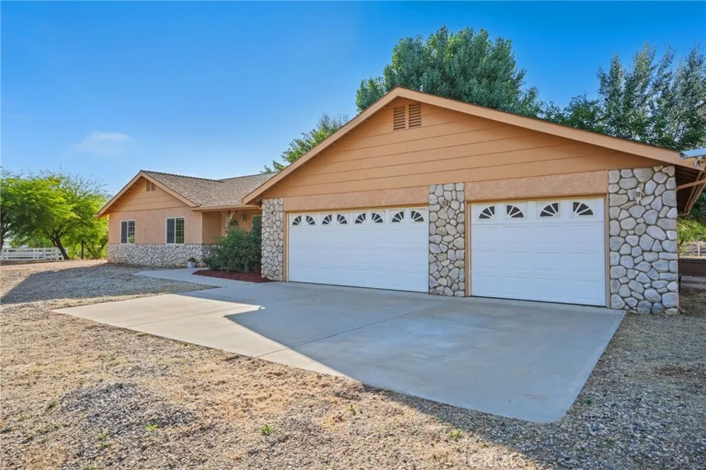 11709 Mint Canyon Road Agua Dulce, CA 91390