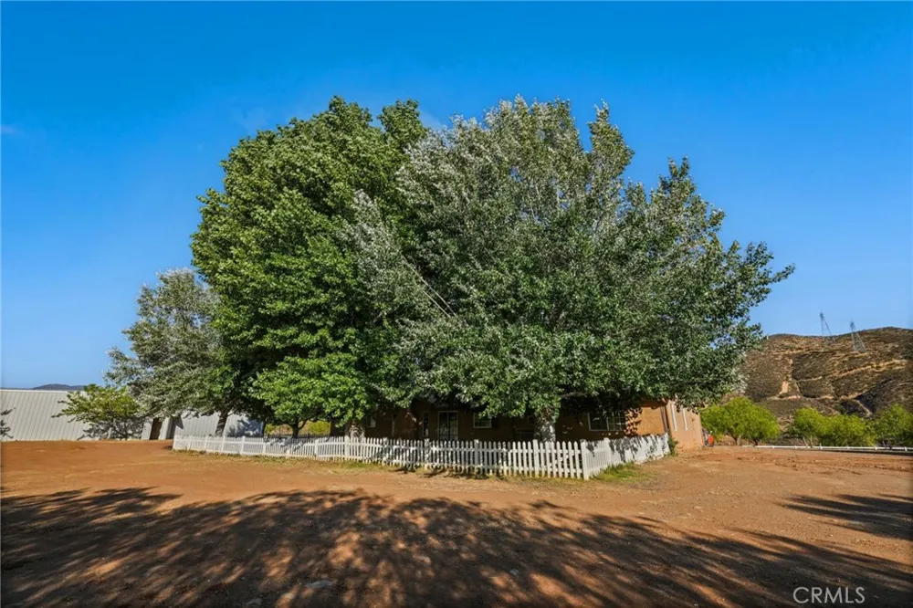 11709 Mint Canyon Road Agua Dulce, CA 91390