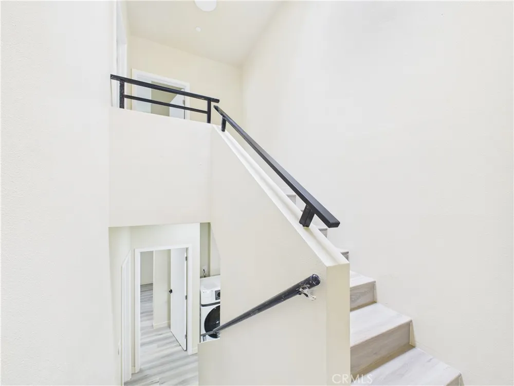 8457 Langdon North Hills, CA 91343