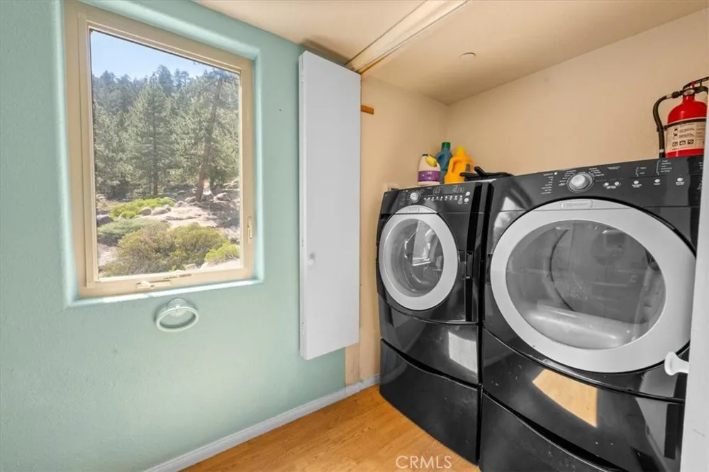 38512 North Shore Drive Fawnskin, CA 92333