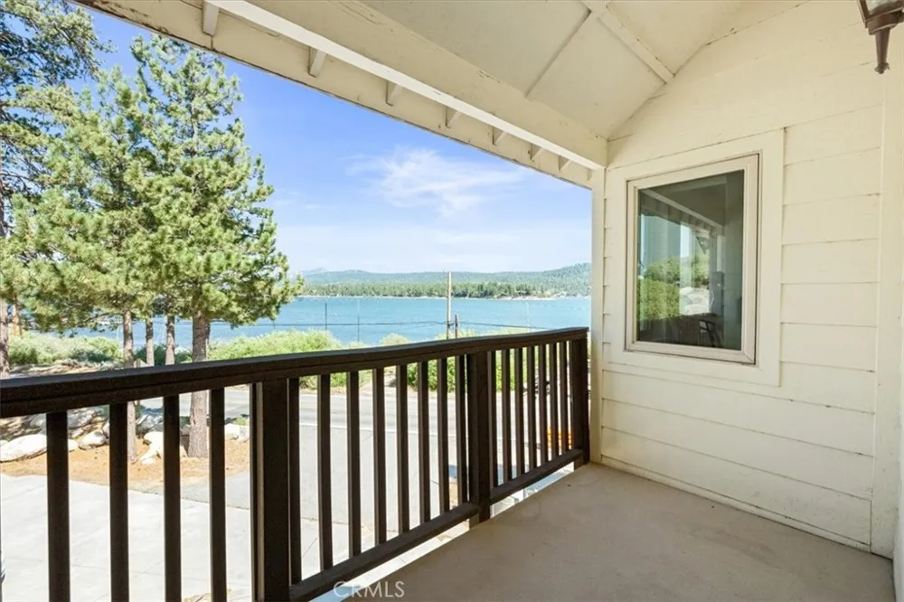 38512 North Shore Drive Fawnskin, CA 92333