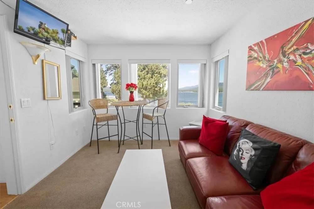 38512 North Shore Drive Fawnskin, CA 92333