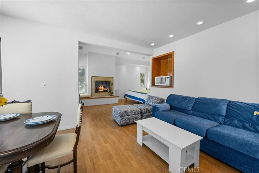 38512 North Shore Drive Fawnskin, CA 92333