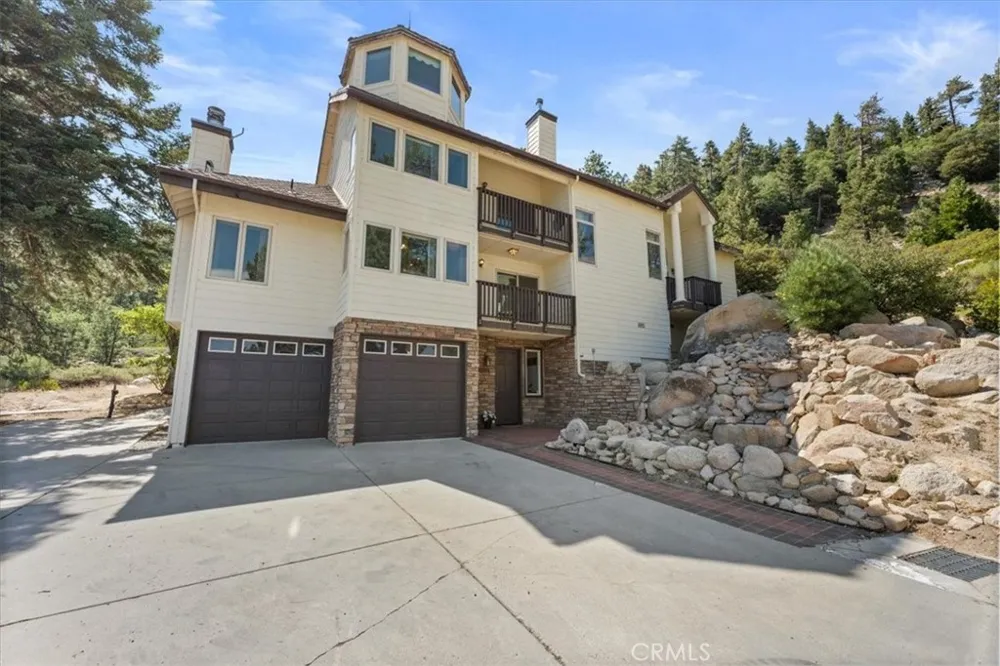 38512 North Shore Drive Fawnskin, CA 92333