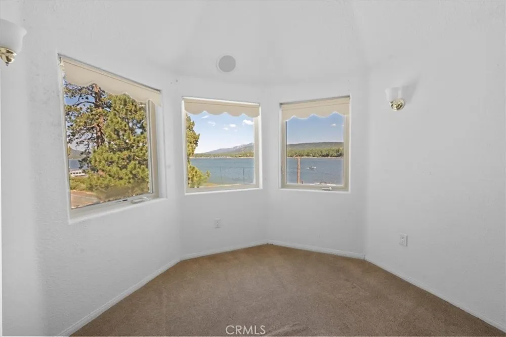 38512 North Shore Drive Fawnskin, CA 92333