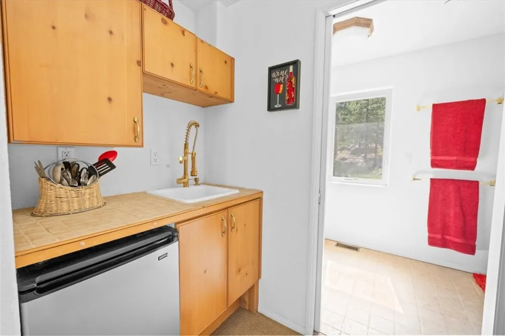38512 North Shore Drive Fawnskin, CA 92333