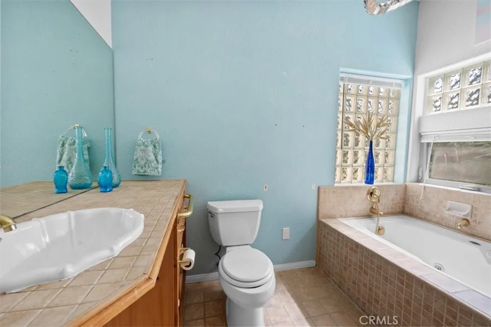 38512 North Shore Drive Fawnskin, CA 92333