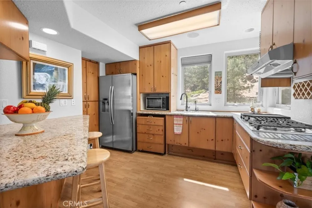 38512 North Shore Drive Fawnskin, CA 92333