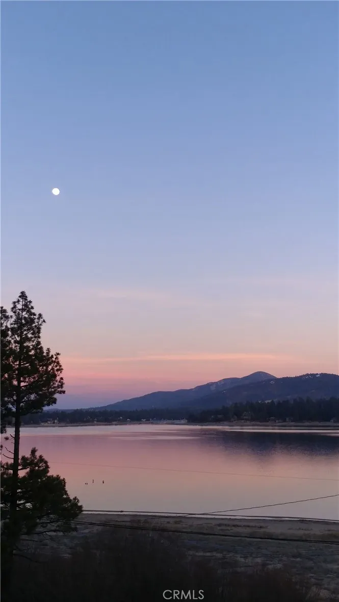 38512 North Shore Drive Fawnskin, CA 92333