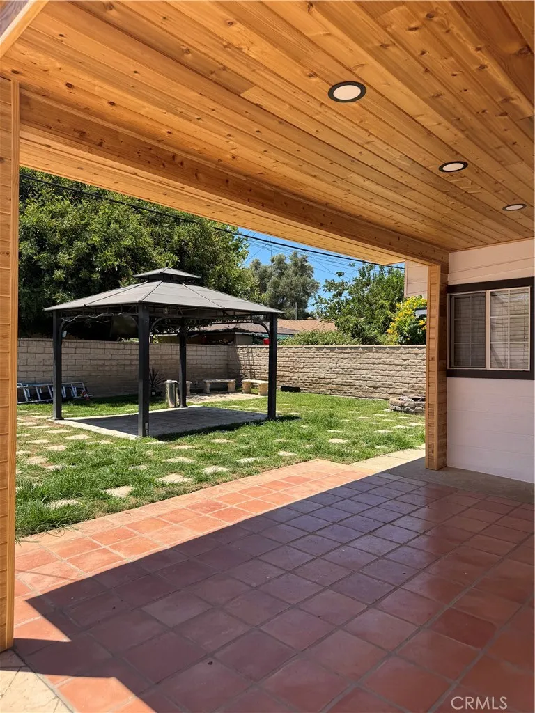 8739 Tyrone Ave Panorama City, CA 91402