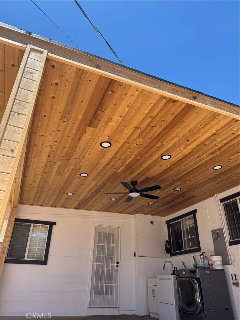 8739 Tyrone Ave Panorama City, CA 91402