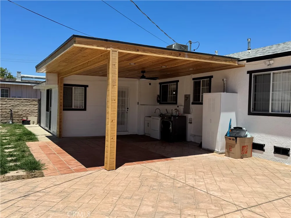 8739 Tyrone Ave Panorama City, CA 91402