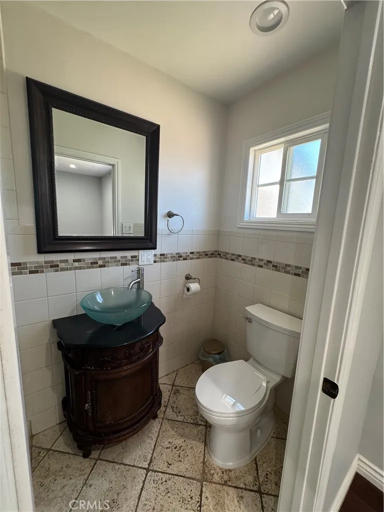 8739 Tyrone Ave Panorama City, CA 91402