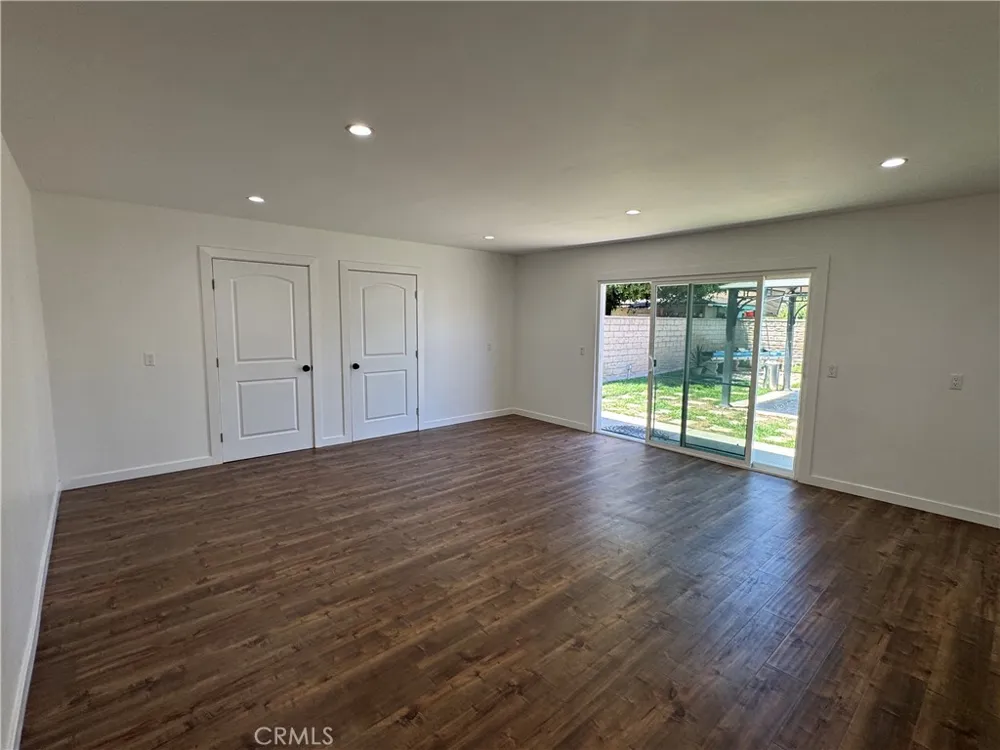 8739 Tyrone Ave Panorama City, CA 91402