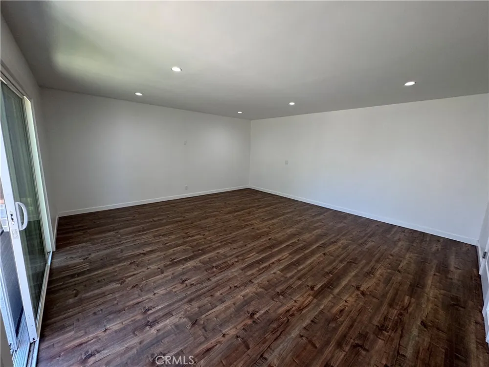 8739 Tyrone Ave Panorama City, CA 91402