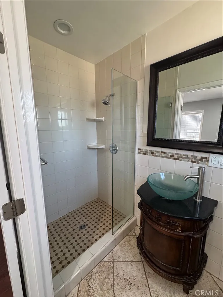 8739 Tyrone Ave Panorama City, CA 91402