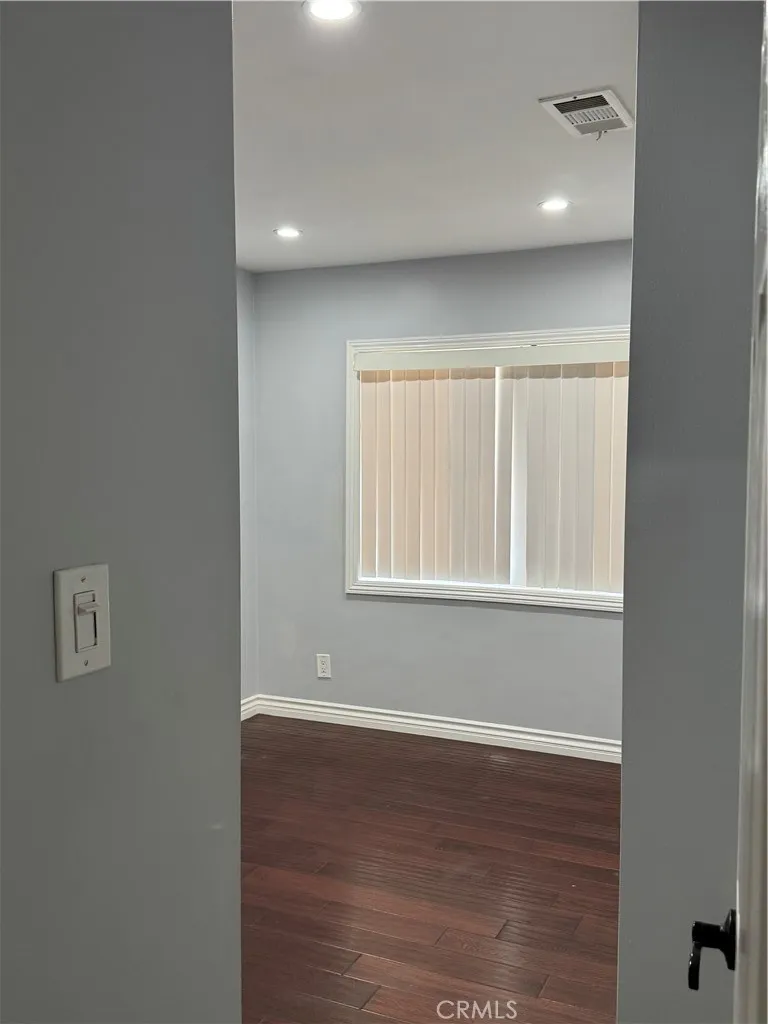 8739 Tyrone Ave Panorama City, CA 91402