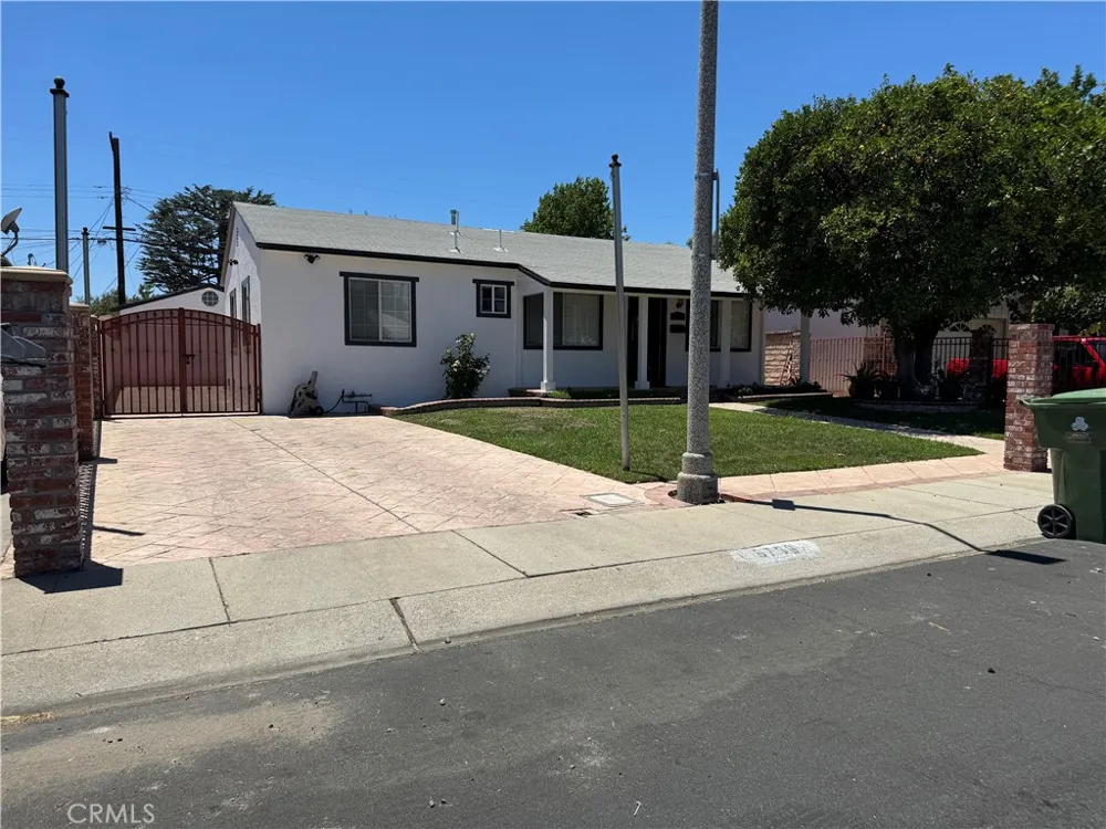 8739 Tyrone Ave Panorama City, CA 91402