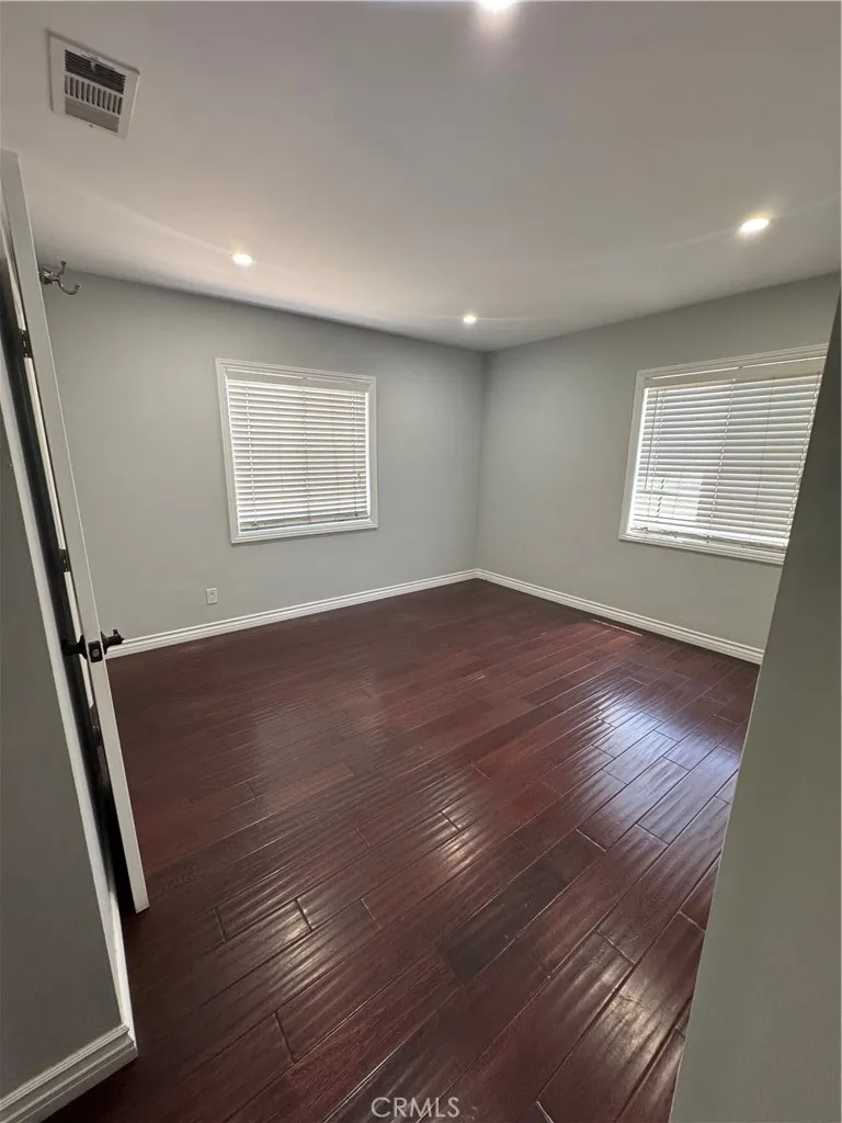 8739 Tyrone Ave Panorama City, CA 91402