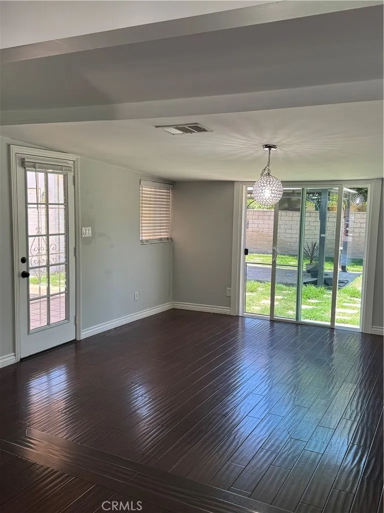 8739 Tyrone Ave Panorama City, CA 91402