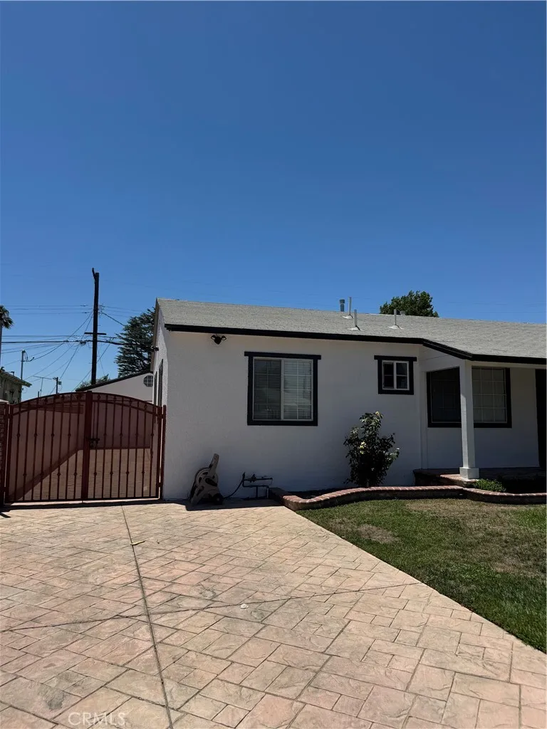 8739 Tyrone Ave Panorama City, CA 91402