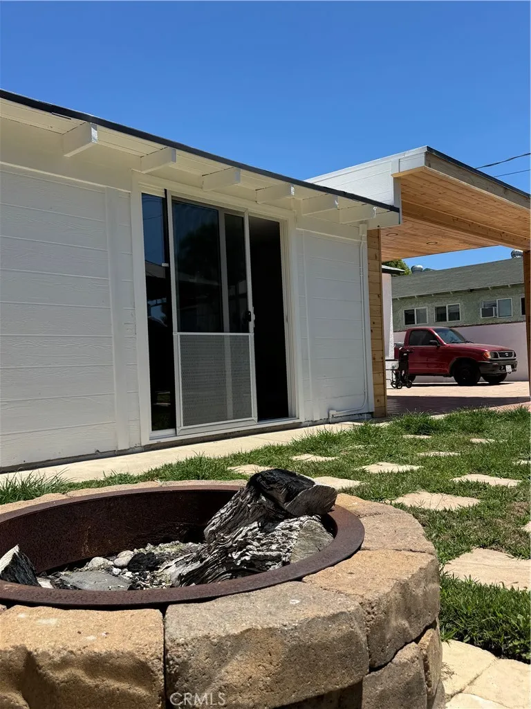 8739 Tyrone Ave Panorama City, CA 91402
