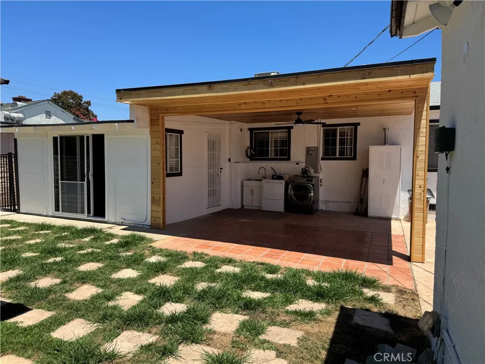 8739 Tyrone Ave Panorama City, CA 91402