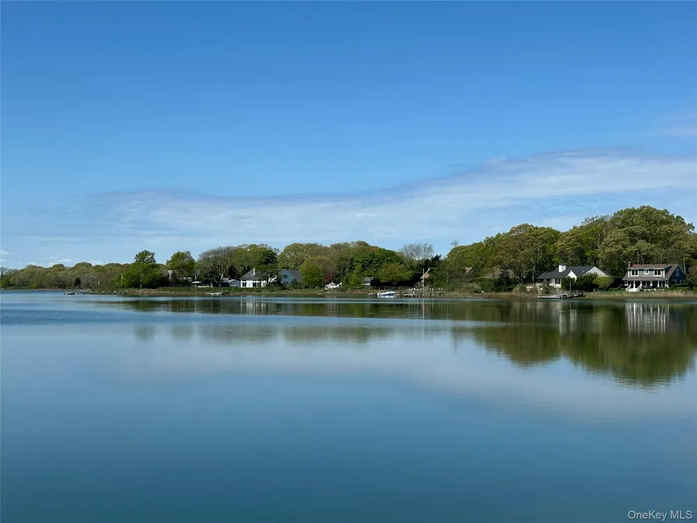 1854 Bayview Road Southold, NY 11971