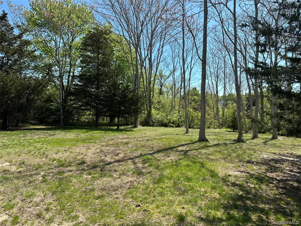 1854 Bayview Road Southold, NY 11971