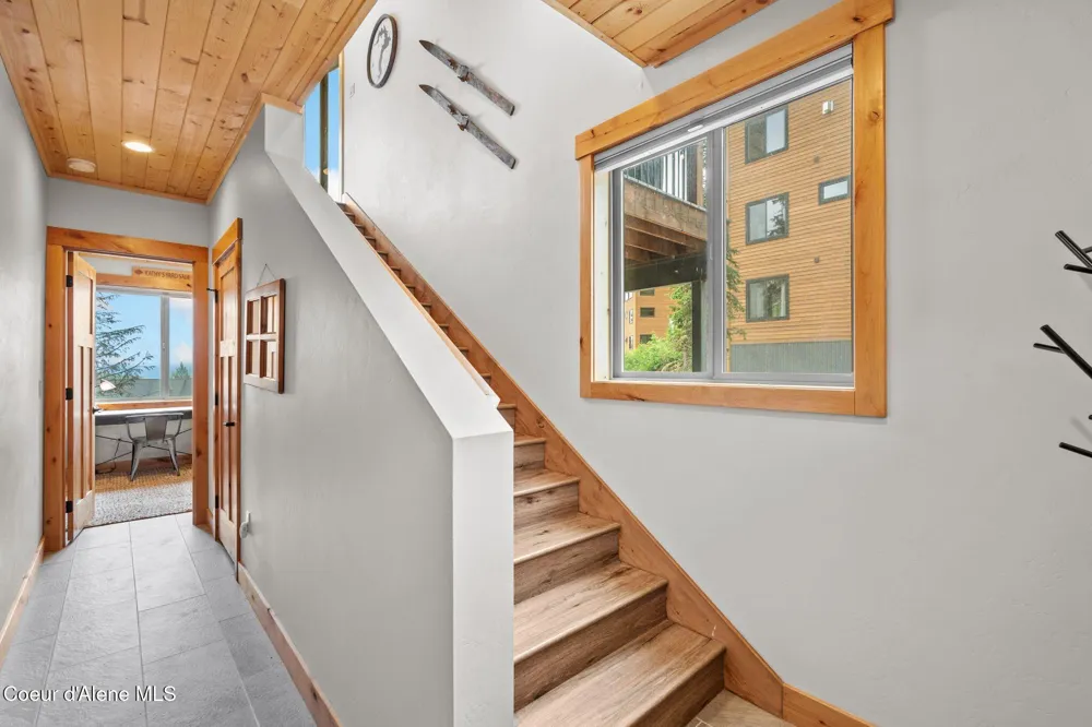 21 Harrison Lane Sandpoint, ID 83864