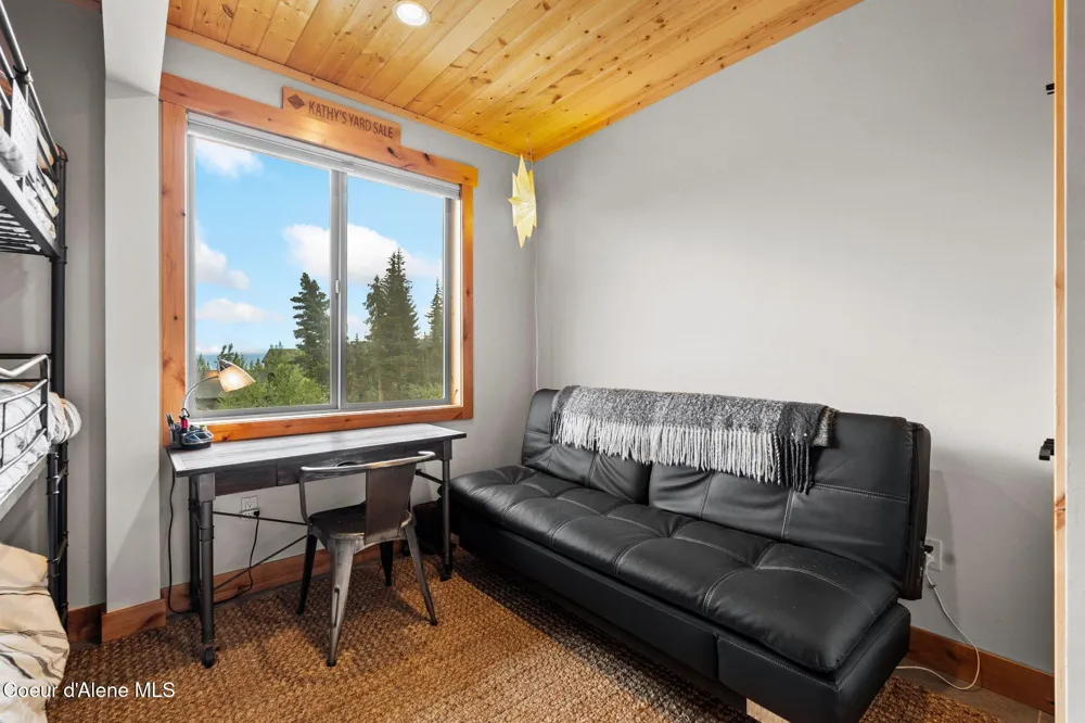 21 Harrison Lane Sandpoint, ID 83864