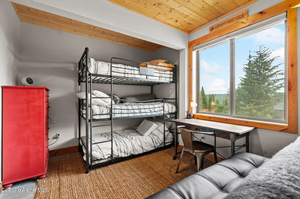 21 Harrison Lane Sandpoint, ID 83864