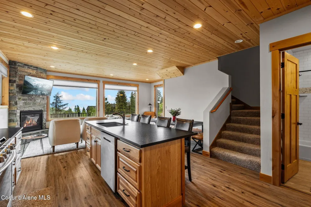 21 Harrison Lane Sandpoint, ID 83864