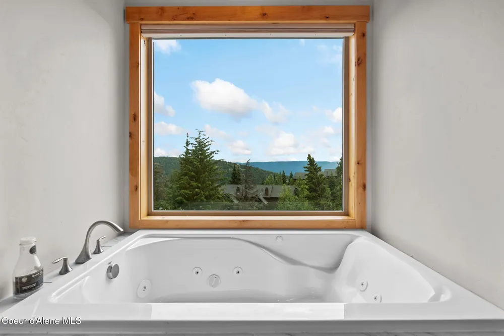 21 Harrison Lane Sandpoint, ID 83864