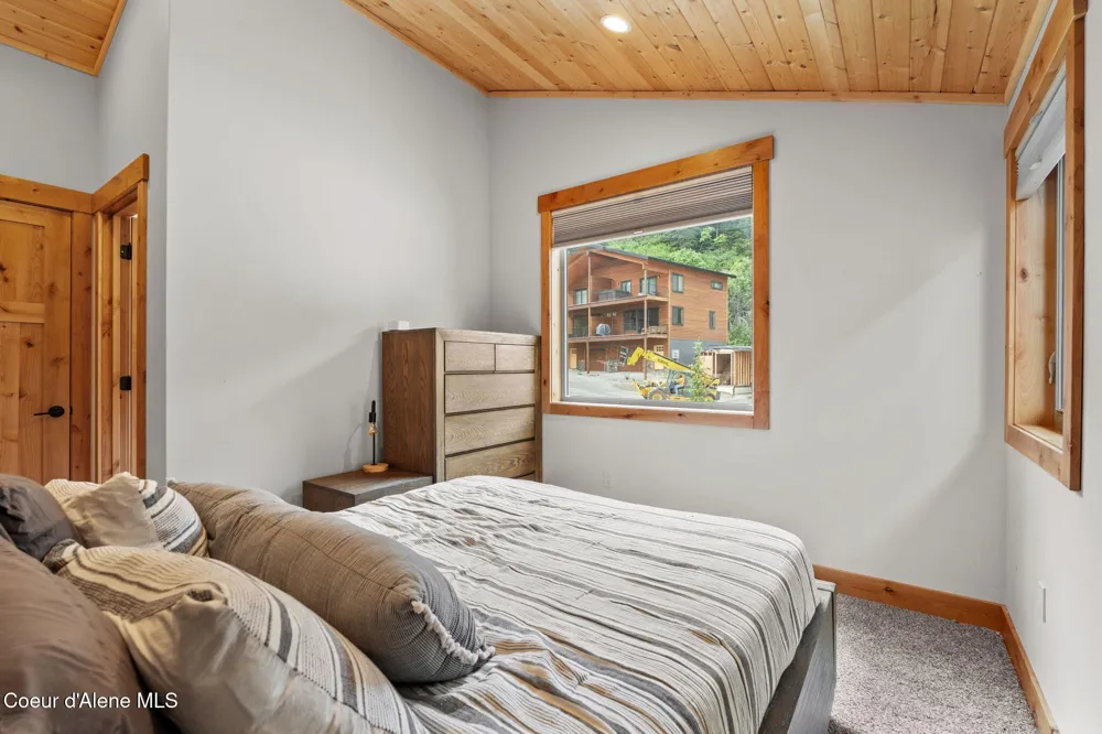 21 Harrison Lane Sandpoint, ID 83864