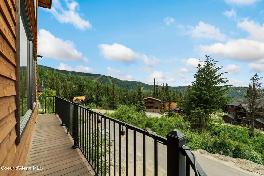 21 Harrison Lane Sandpoint, ID 83864