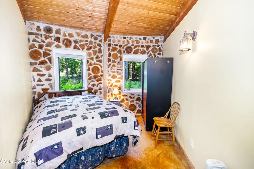 316 Granite Creek Rd Nordman, ID 83848