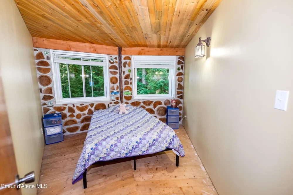 316 Granite Creek Rd Nordman, ID 83848