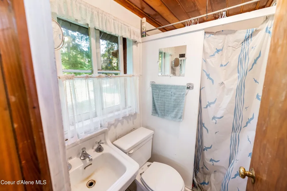 316 Granite Creek Rd Nordman, ID 83848