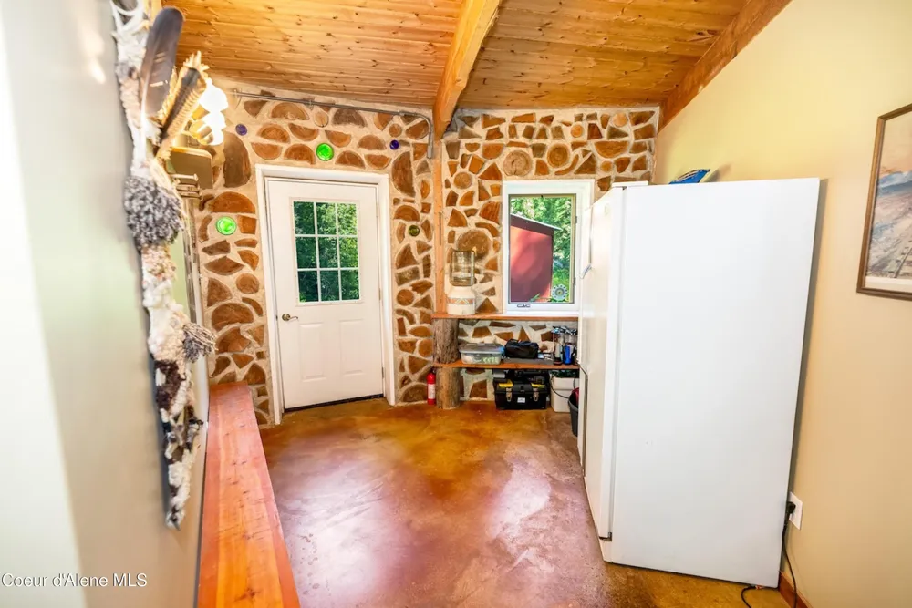 316 Granite Creek Rd Nordman, ID 83848