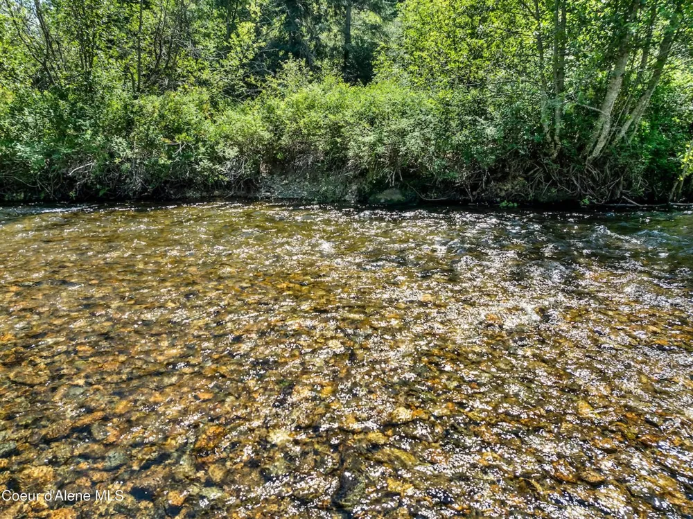 316 Granite Creek Rd Nordman, ID 83848