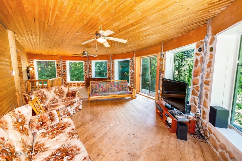 316 Granite Creek Rd Nordman, ID 83848