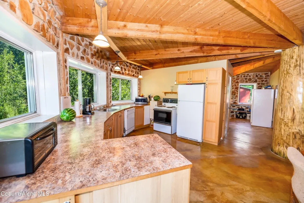 316 Granite Creek Rd Nordman, ID 83848