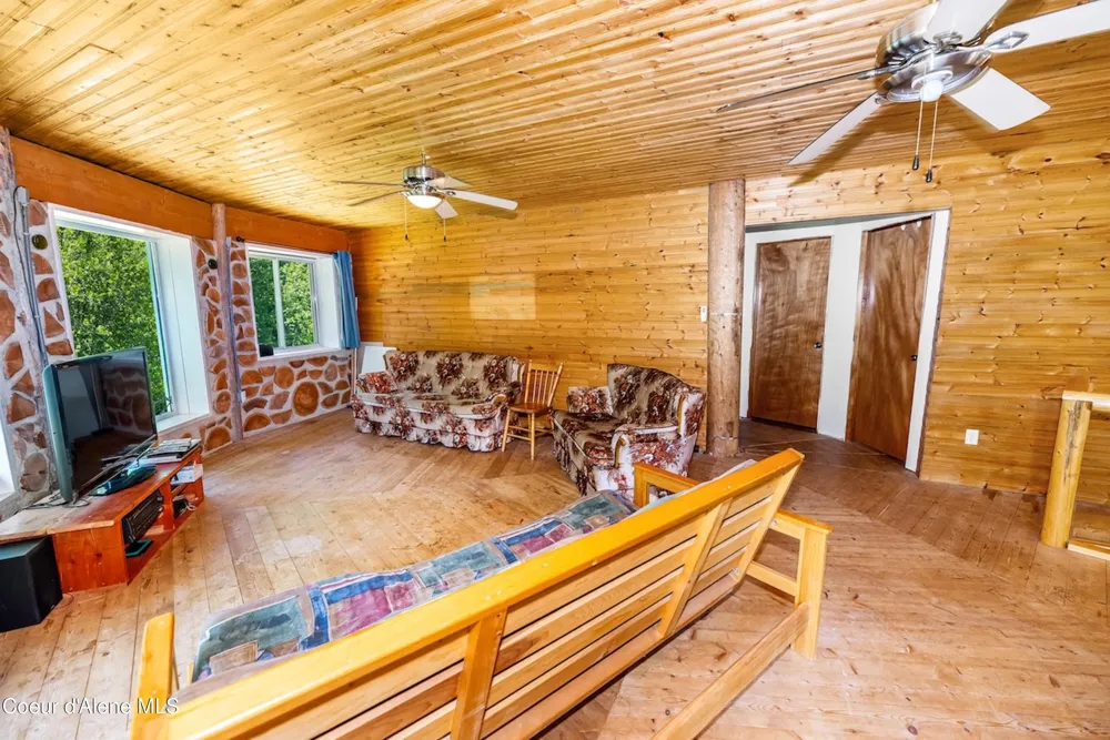 316 Granite Creek Rd Nordman, ID 83848