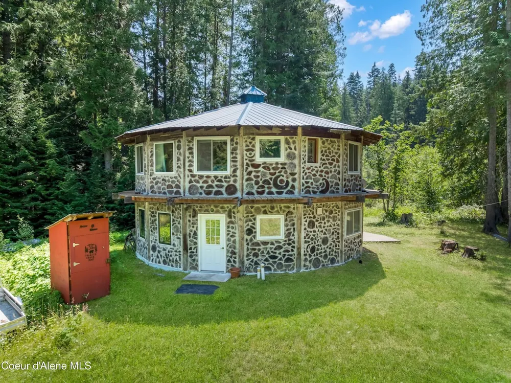 316 Granite Creek Rd Nordman, ID 83848