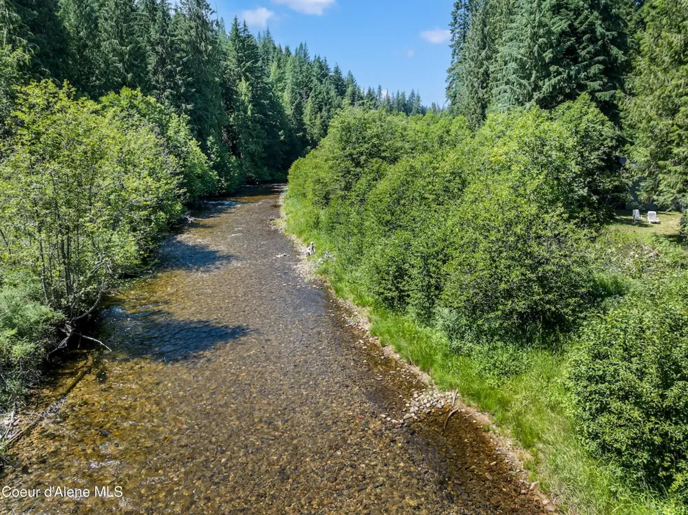 316 Granite Creek Rd Nordman, ID 83848