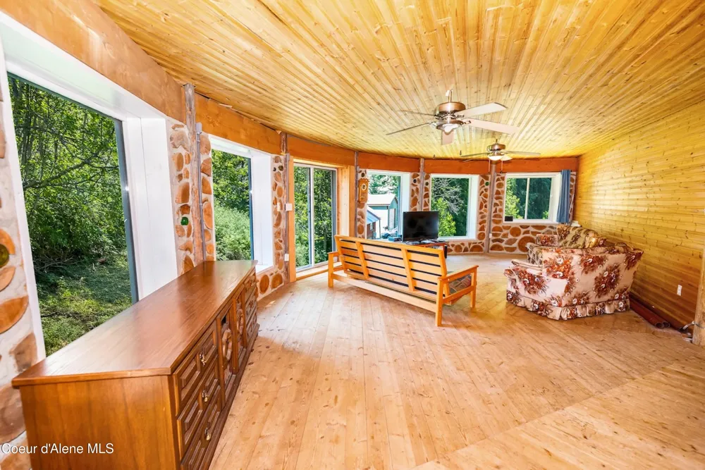 316 Granite Creek Rd Nordman, ID 83848