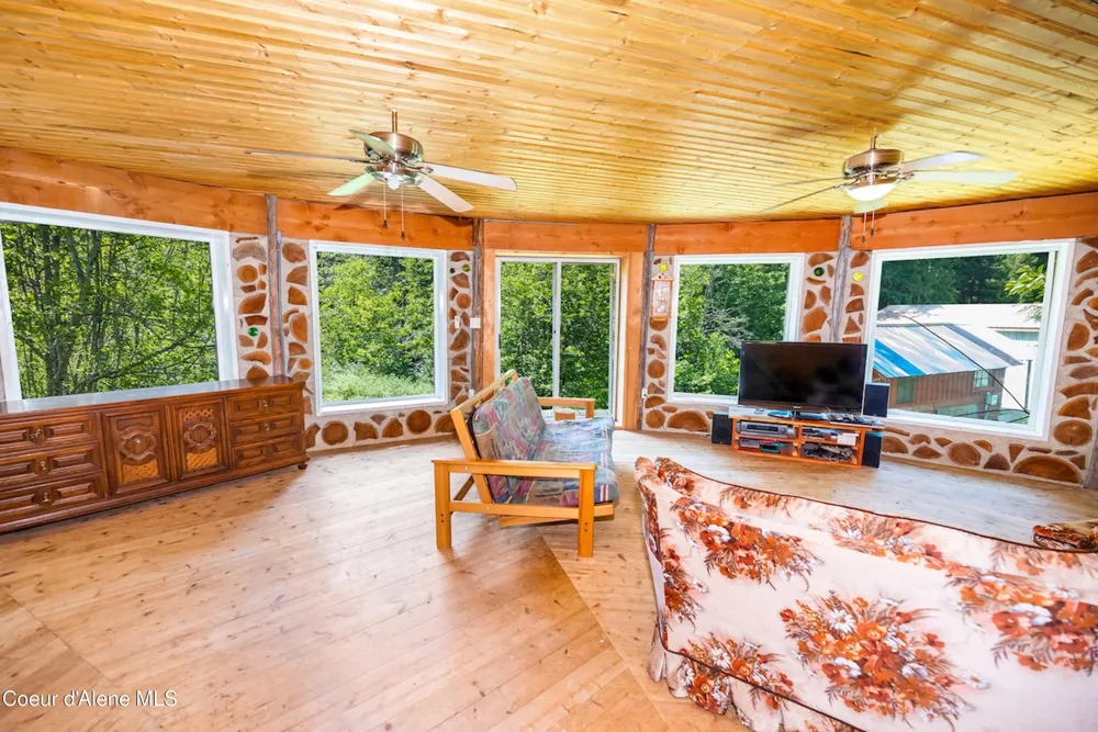 316 Granite Creek Rd Nordman, ID 83848
