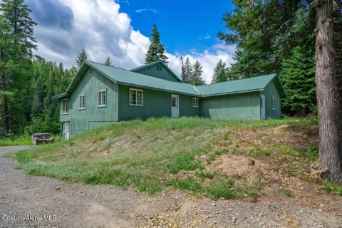 842 Eastriver Spur