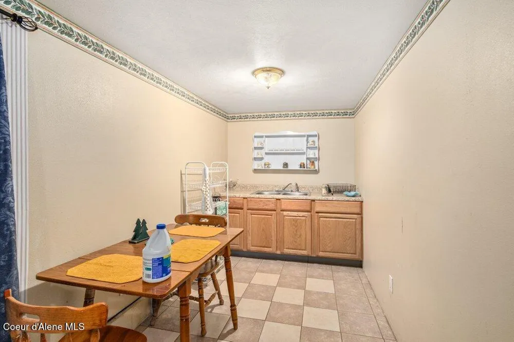842 Eastriver Spur Priest River, ID 83856